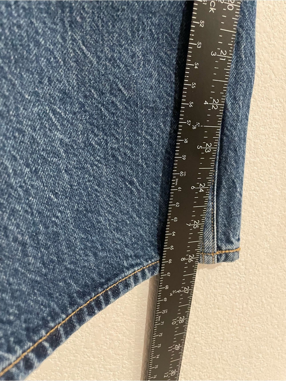 Abercrombie & Fitch Mid Rise Loose 28 Extra Short Jeans - Picture 8 of 9